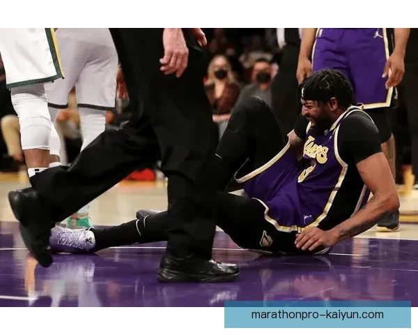 金玟哉坚韧不拔，成功克服伤病重返赛场表现亮眼